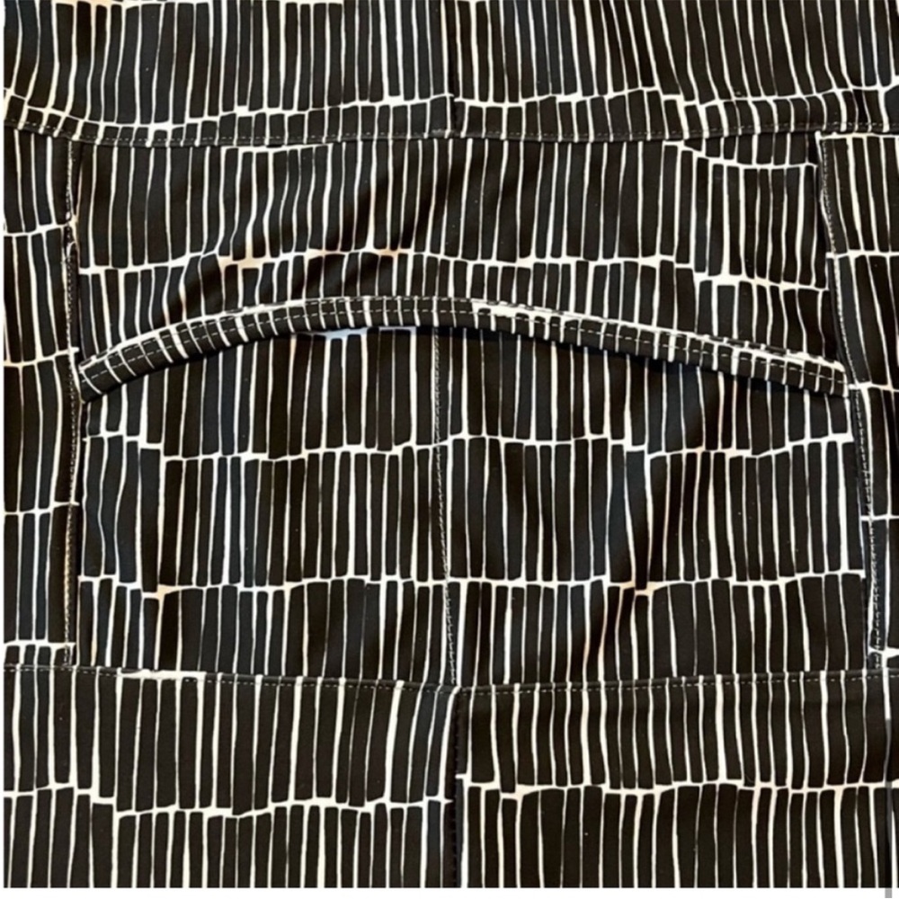 NuuMuu Scoop Neck w Back Pocket Athleisure black and white dress small - Picture 9 of 9